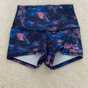 Lululemon spandex shorts 4